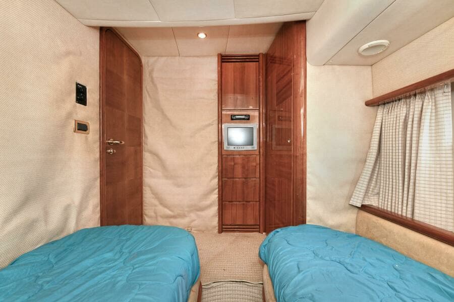 2003 Azimut 62
