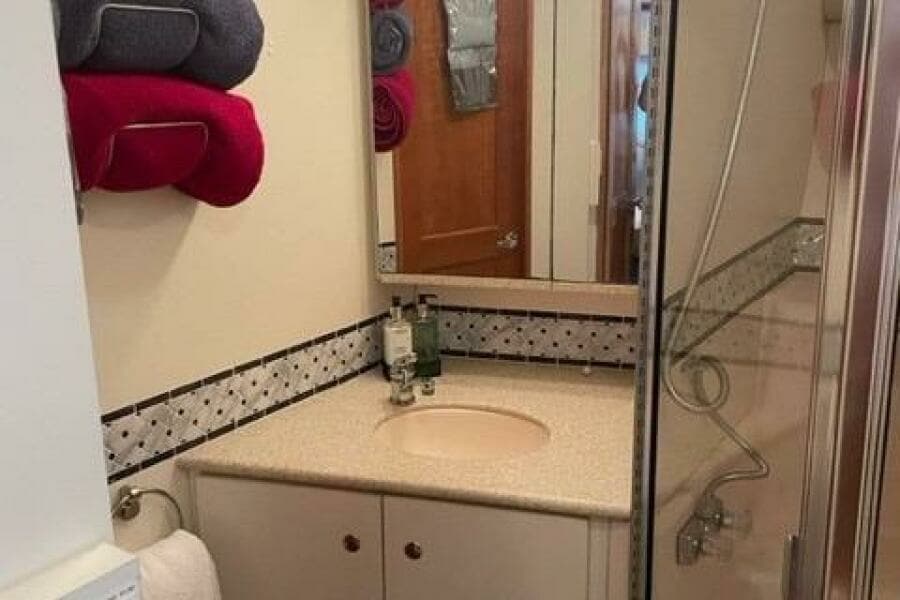 2000 Silverton 422 Aft Cabin