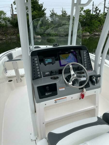 2022 Robalo 230