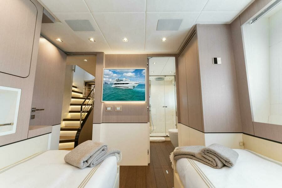 2020 Mangusta 33M Gransport