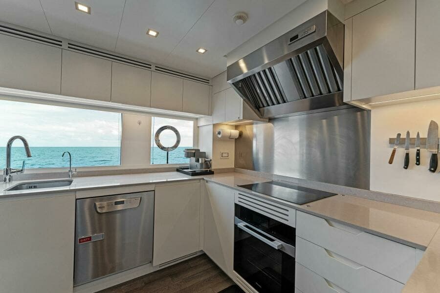 2020 Mangusta 33M Gransport