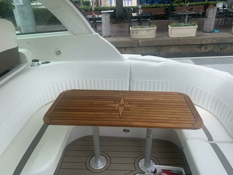 2011 Cruisers Yachts 420 Sports Coupe