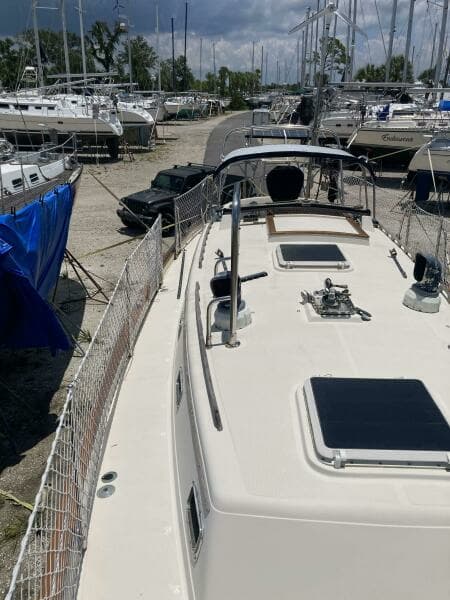 1994 Pacific Seacraft Crealock 37