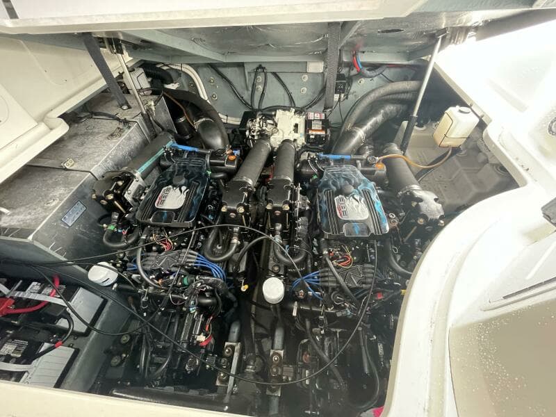 2004 Sea Ray 320 Sundancer