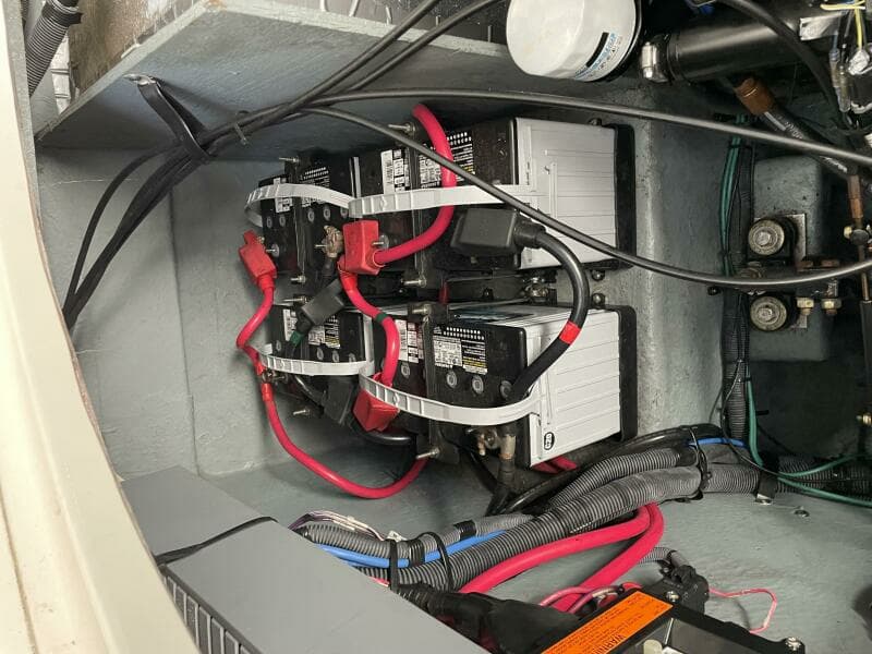 2004 Sea Ray 320 Sundancer