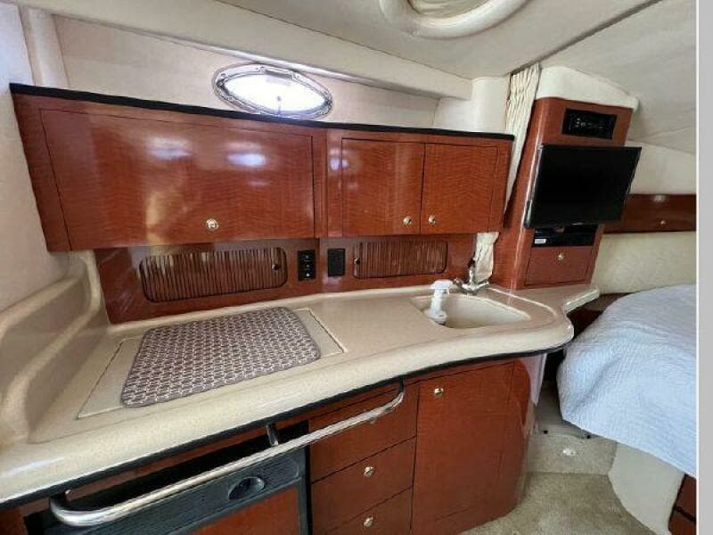 2004 Sea Ray 320 Sundancer