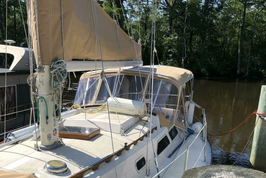 1977 Islander 36