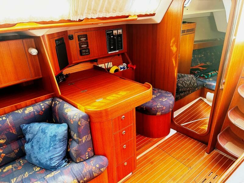 Nav Station & Aft Cabin entrance