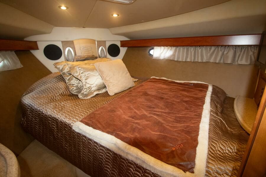 2008 Rinker 40 Express Cruiser