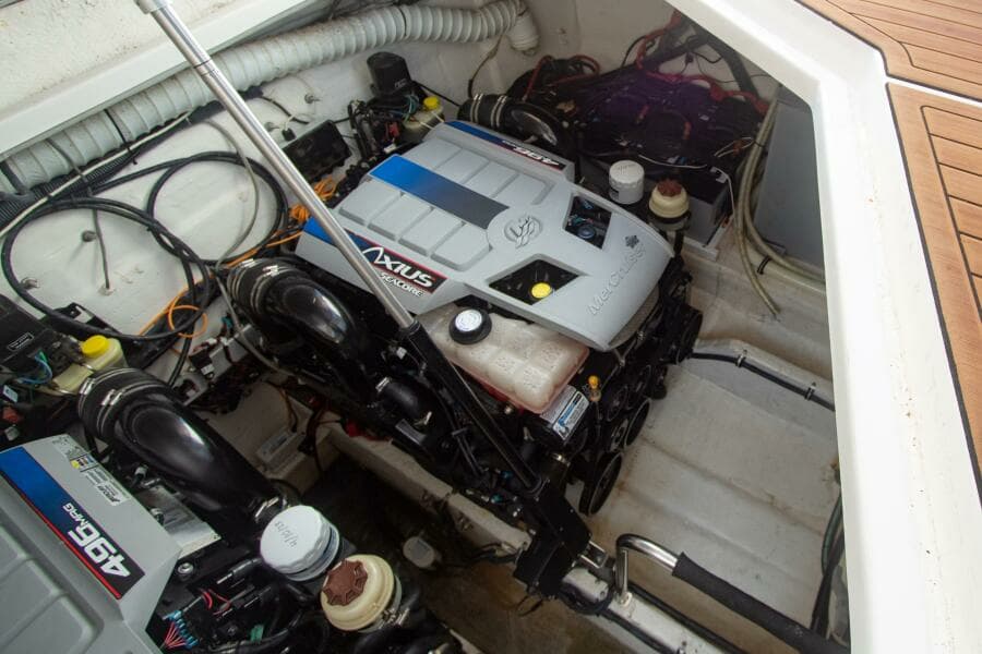 2008 Rinker 40 Express Cruiser