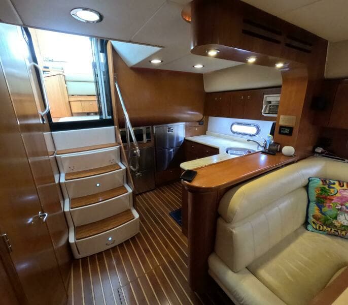 2004 Tiara Sport 5200 Sovran Salon