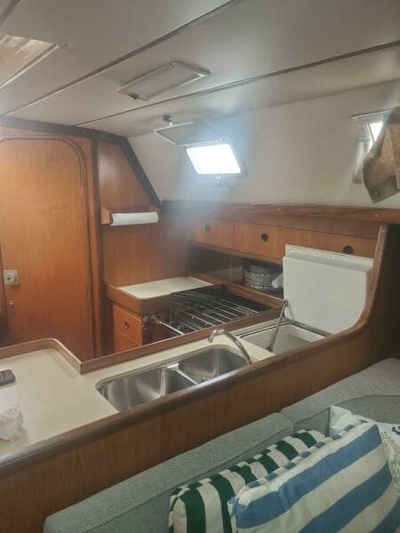 1985 Beneteau First 375