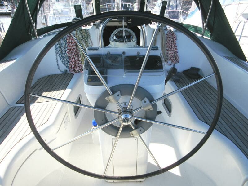 Helm Station forward