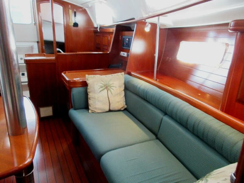 Salon, port aft to Nav Station