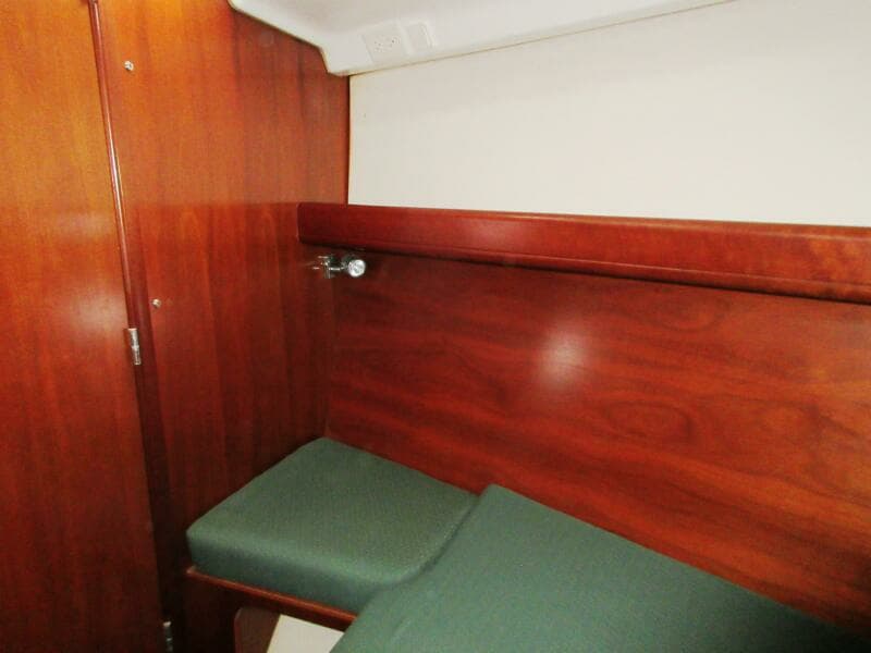 Fore Cabin, port side aft