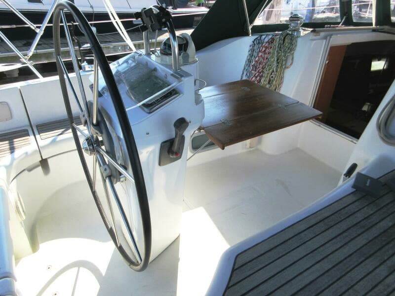 Cockpit & Helm Station