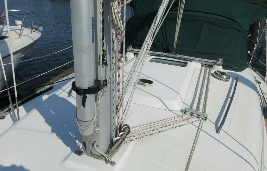 Amidships aft to Dodger w/ front cover