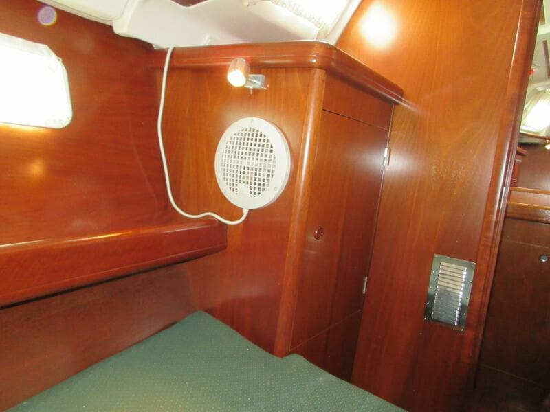 Aft Cabin, port side aft