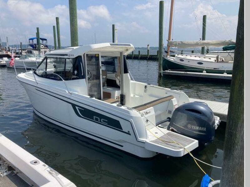 2018 Jeanneau NC695