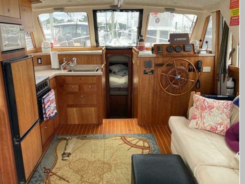 2003 Mainship 390 Trawler
