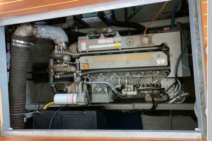 2003 Mainship 390 Trawler