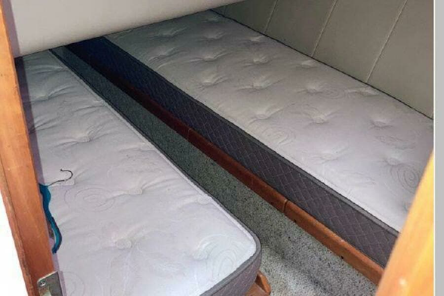 2003 Mainship 390 Trawler