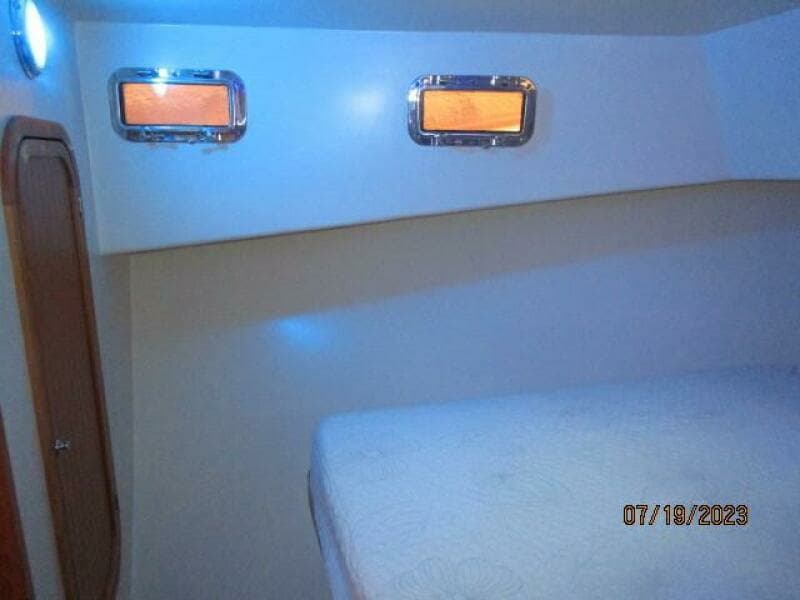 43' Flowers master stateroom port