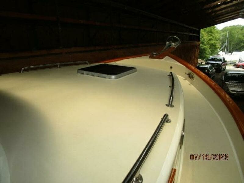 43' Flowers foredeck