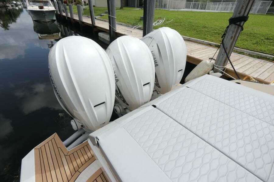 2024 Astondoa 377 Coupe Outboard