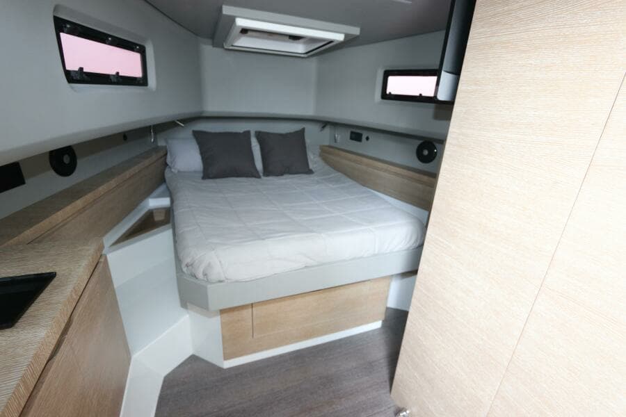 2024 Astondoa 377 Coupe Outboard