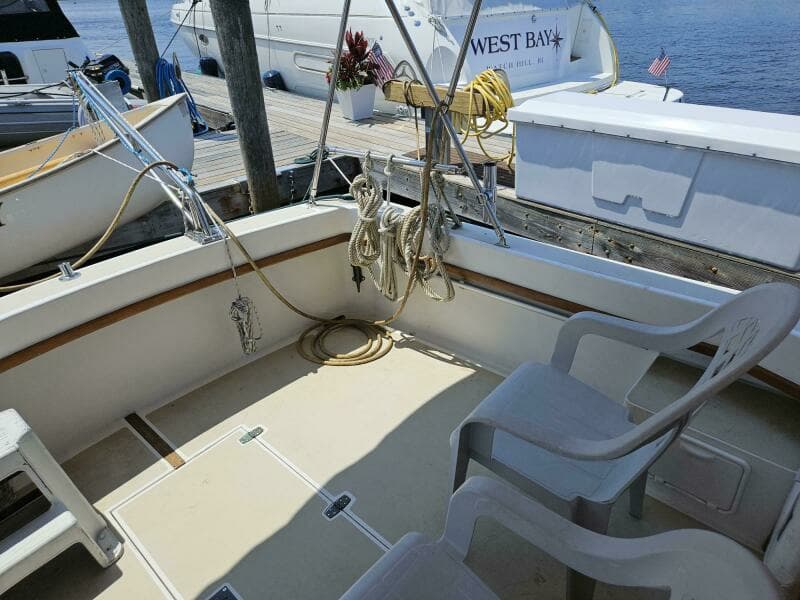 1990 Cape Dory 