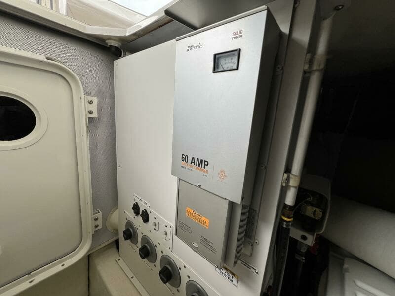 2008 Marquis 59 Fly Bridge - Markham Edition