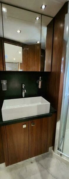 2018 Sunseeker Predator