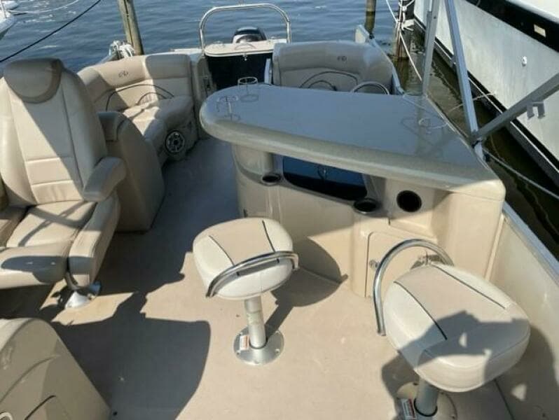 2016 Avalon Catalina Entertainer 2585