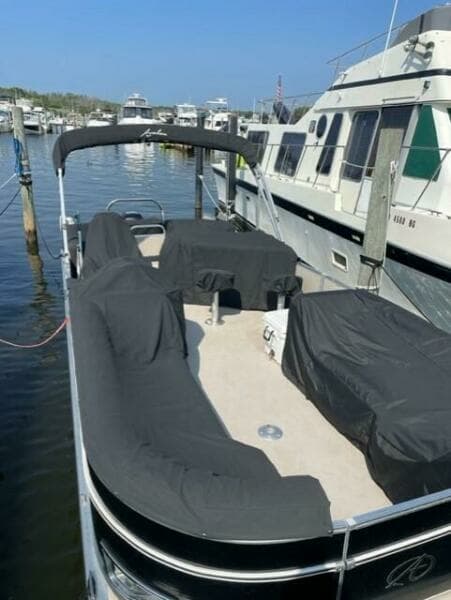 2016 Avalon Catalina Entertainer 2585