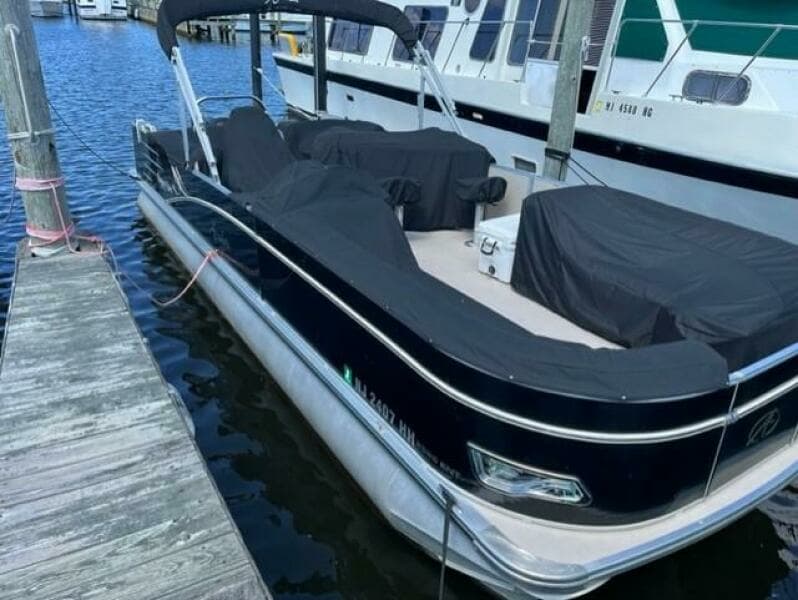 2016 Avalon Catalina Entertainer 2585