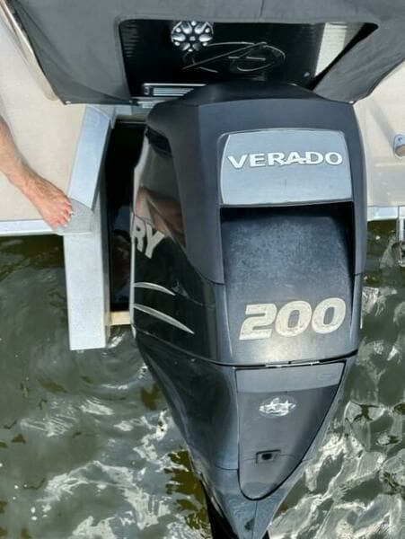 2016 Avalon Catalina Entertainer 2585