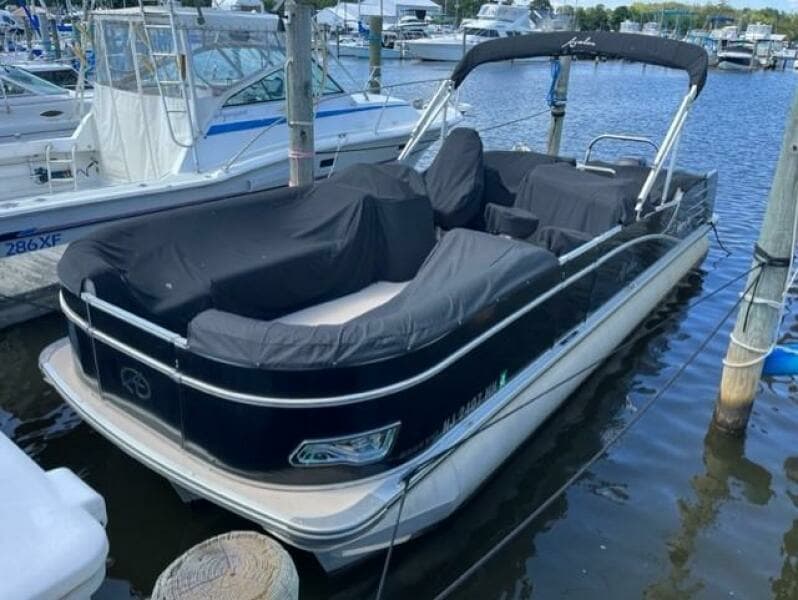 2016 Avalon Catalina Entertainer 2585