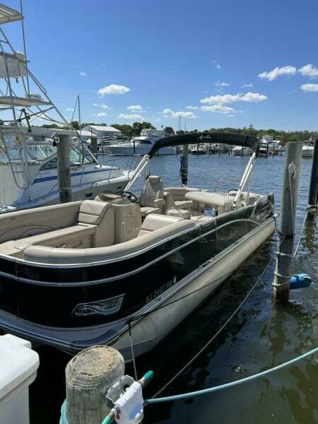 2016 Avalon Catalina Entertainer 2585