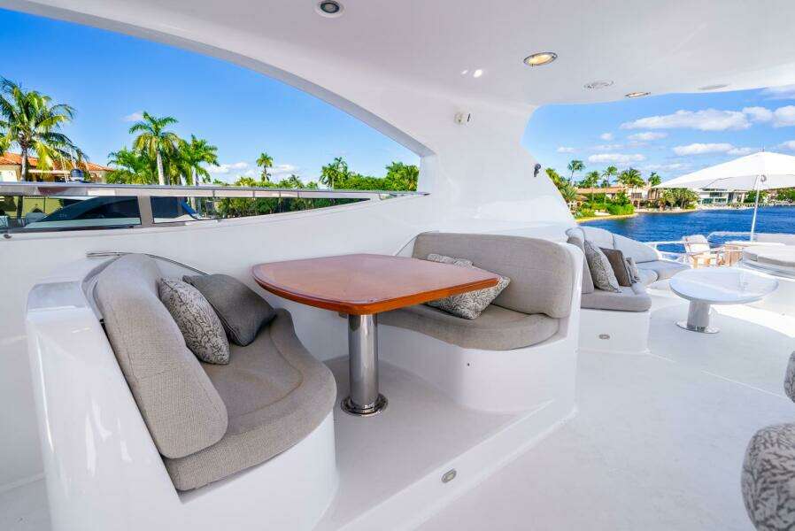 2008 Lazzara Yachts 116