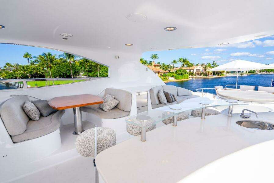 2008 Lazzara Yachts 116