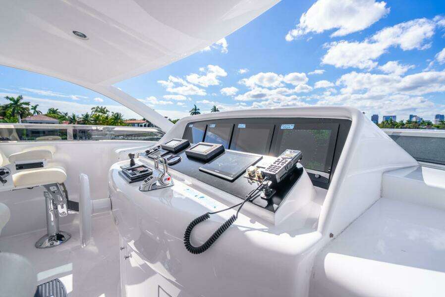 2008 Lazzara Yachts 116