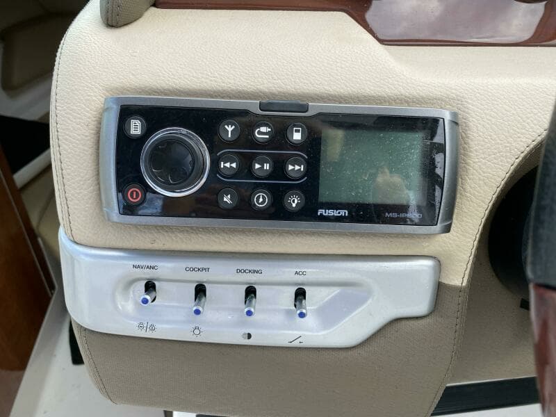 2012 Regal 2550 Cuddy