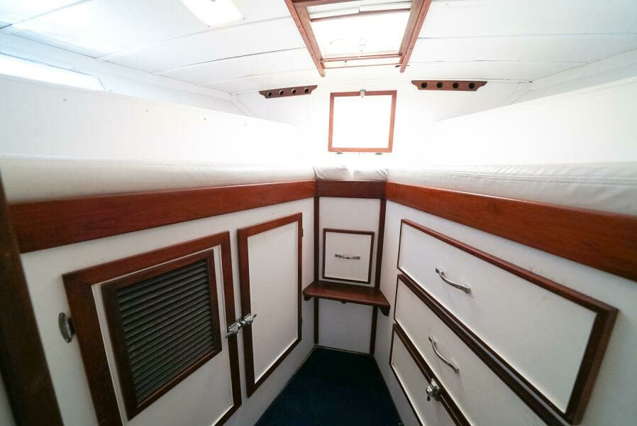 1979 Trojan 45 Convertible Hook'em