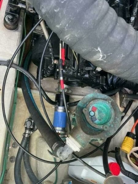 2000 Pursuit 3000 Express