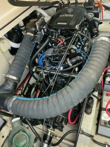 2000 Pursuit 3000 Express