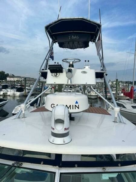 2000 Pursuit 3000 Express