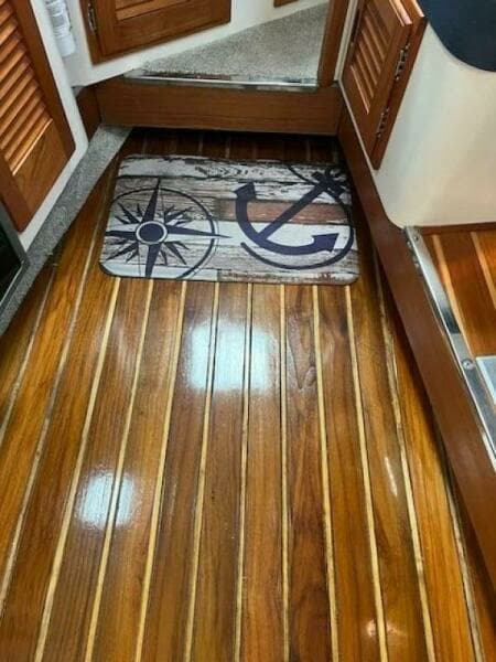 2000 Pursuit 3000 Express