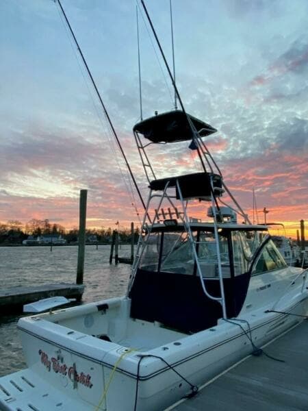 2000 Pursuit 3000 Express