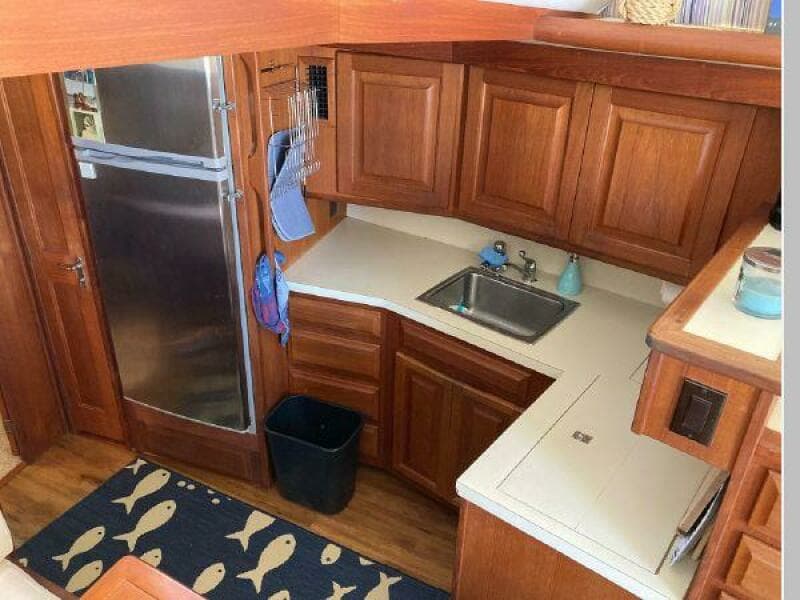 1989 Viking 41 Convertible